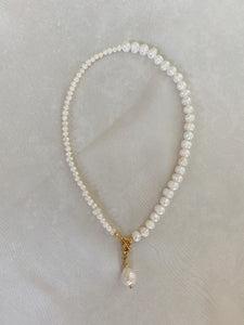 Jeffrey pearl necklace
