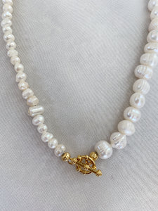 Jeffrey pearl necklace